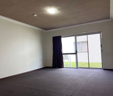 1/1 Burra Street, 4217, Chevron Island Qld - Photo 3