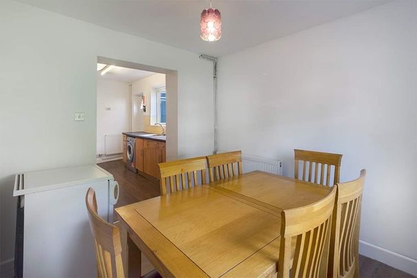 Room in a Shared House, Thackeray Road, SO17 - Photo 1