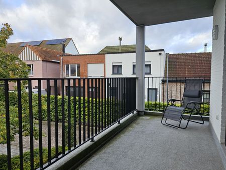 Appartement met 2/3 slaapkamers, terras en 2 staanplaatsen - Foto 3