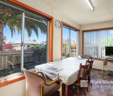 Single Level Family Home - Photo 2