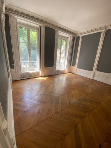 APPARTEMENT T6 A LOUER - Photo 4