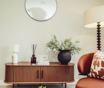 Walton House - Photo 2