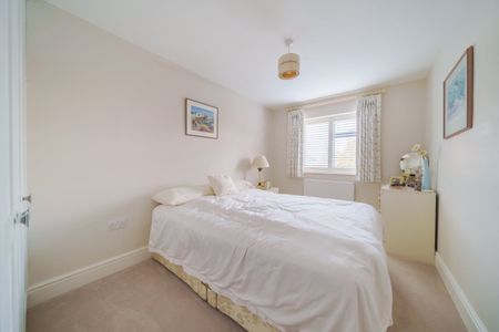 4 bedroom detached house to rent - Photo 4