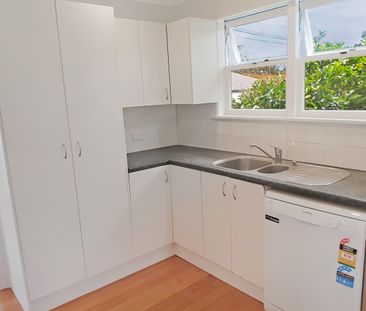 REMUERA - GREAT HOME CLOSE TO SCHOOLS - Photo 1