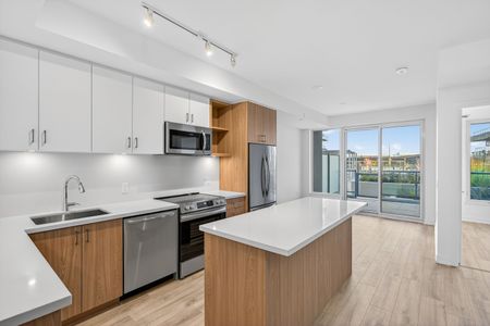 For Lease - 333 Sunseeker Avenue Unit# 142, Innisfil, Ontario - Photo 3