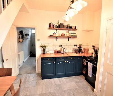 2 bedroom terraced house to rent - Photo 2