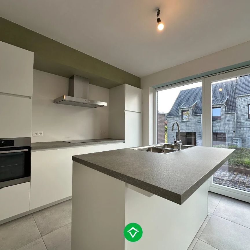 Moderne en lichtrijke nieuwbouwwoning met drie slaapkamers te Handzame (Kortemark) - Foto 1