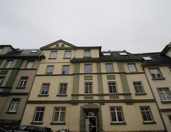 TOP !! 2 Zimmer Wohnung in verkehrsgünstiger Lage mit Einbauküche ab dem 1.12.2025 frei - Photo 1