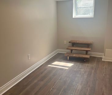 For Lease - 973 Francine Crescent Unit# Bsmt, Mississauga, Ontario - Photo 1