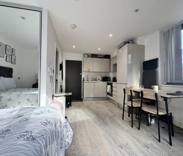 Studio to rent - Photo 2