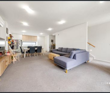 Stylish & Spacious Home in a Prime Braybrook Pocket - Photo 1