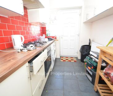 4 bedroom townhouse to rent - Photo 6