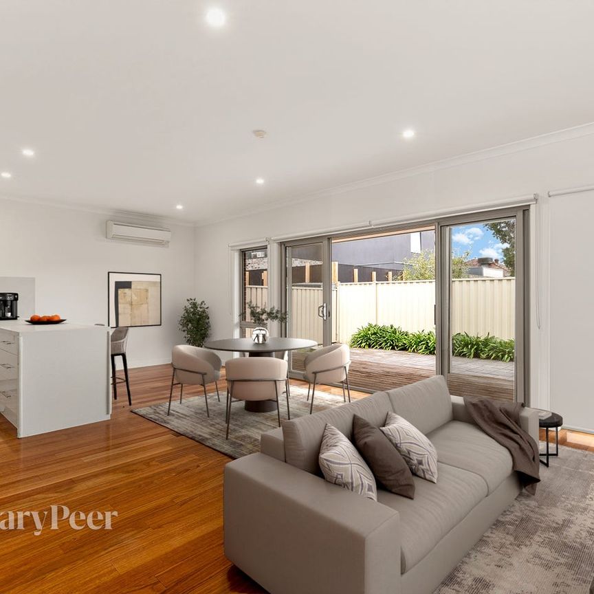 Town Residence In Prime Location - Photo 1