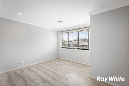 READY TO MOVE IN FOUR BEDROOM Family Home in Prime Schofields Location! - Photo 5