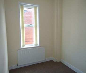4 bedroom terraced house to rent - Photo 4