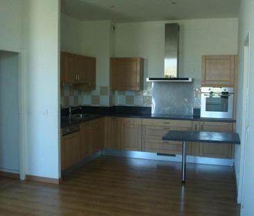 Location Appartement 3 pièces 67m² DRAGUIGNAN 83300 - Photo 3