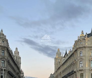 Budapest, V. kerület, Belváros - Photo 2