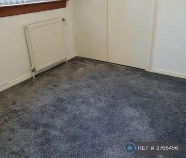 3 bedroom flat to rent - Photo 2