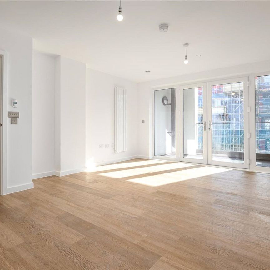 Walton Court, Station Avenue, Walton-On-Thames, KT12 - Photo 1