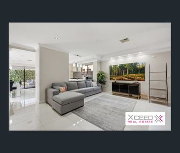 Stunning Furnished 4x3 Townhouse - Photo 3