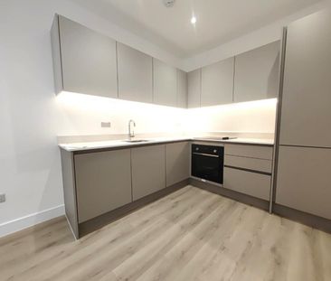 1 bedroom Flat To Let - Photo 3