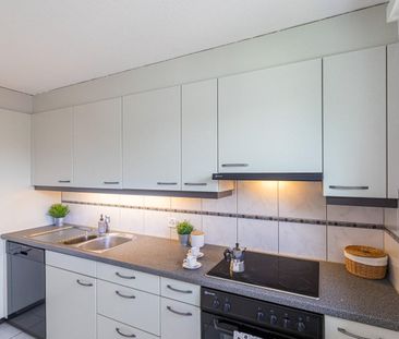 Grosse und helle 4.5-Zimmerwohnung zu vermieten! - Photo 1
