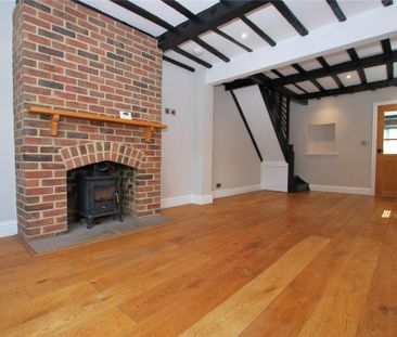 3 bedroom end of terrace house to rent - Photo 2