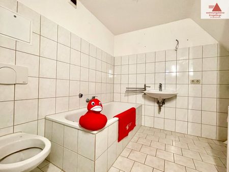 Geräumige 2-Raum-Dachgeschosswohnung in Deutscheinsiedel - Photo 4