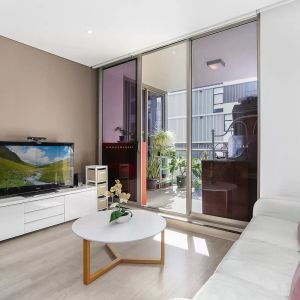 MGM MARTIN - THREE BEDROOM APARTMENT - Photo 2