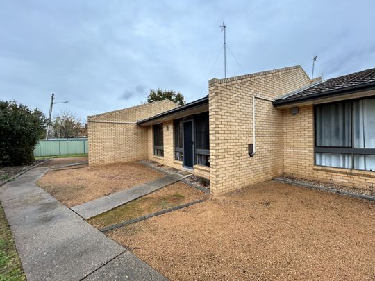 RENOVATED UNIT IN NORTH DUBBO! - Photo 1