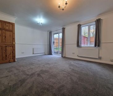 3 bedroom end of terrace house to rent - Photo 1