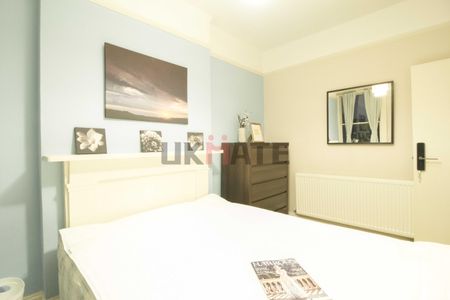 Kenway Road A Room A - Photo 3