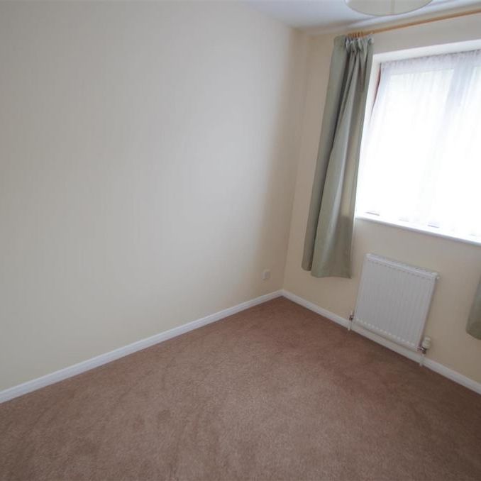 2 bedroom end of terrace house to rent - Photo 1