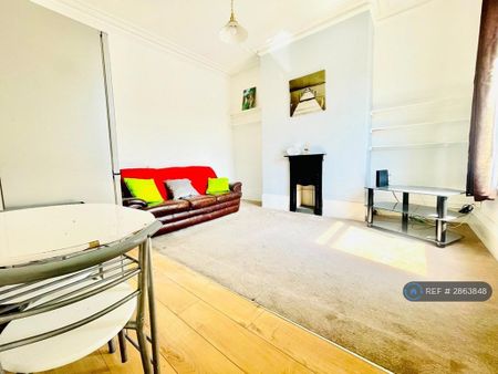 2 bedroom terraced house to rent - Photo 2