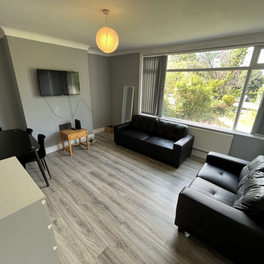 5 bedroom semi-detached house to rent - Photo 1