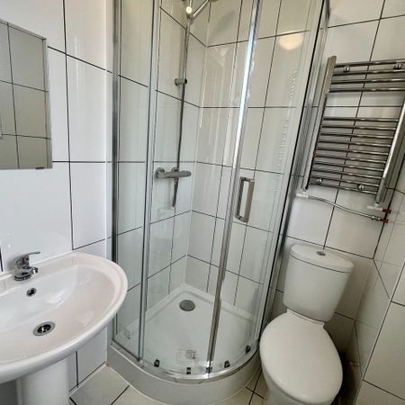 Room in a Shared House, City Road, NG7 - Photo 4