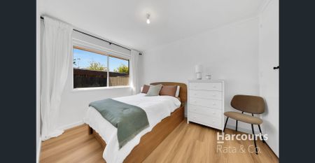 Charming 2-Bedroom Property with Built-in Wardrobes in Lalor - Photo 3