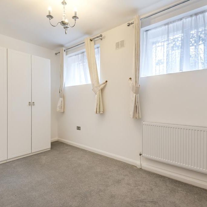 3 bedroom flat to rent - Photo 1