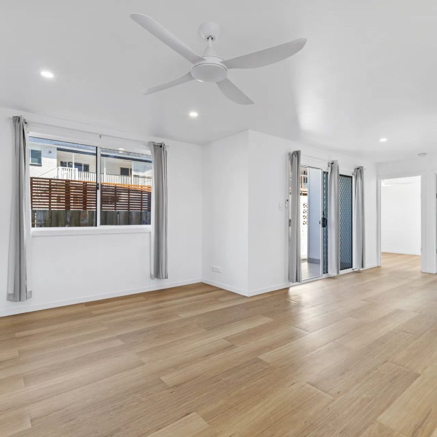 Private flat with own entrance and yard - Photo 1