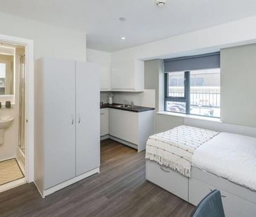 Studio to rent - Photo 1