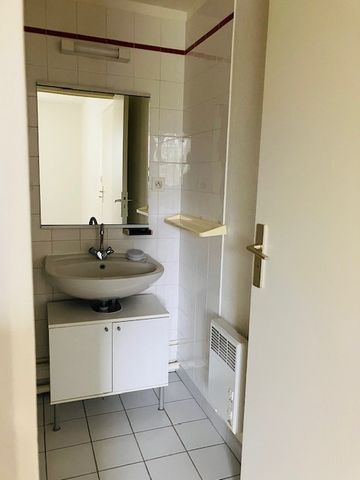 T2- Quartier Voltaire 27m2 avec balcon et parking – Place du 30 Octobre - Photo 5