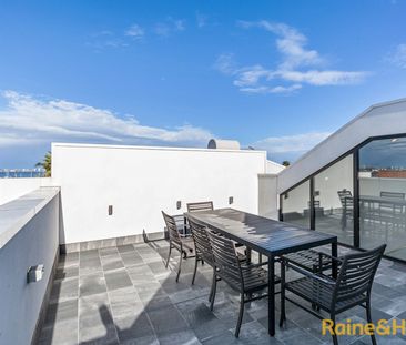 A Sophisticated Sanctuary of Style - Photo 3