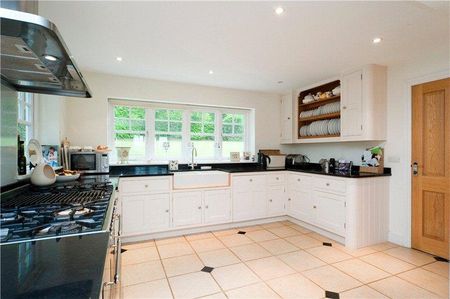 5 bedroom detached house to rent - Photo 3