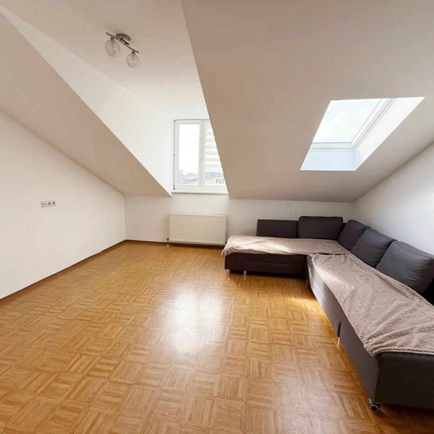 2-Zimmer-Dachgeschosswohnung - Nähe Krankenhaus - Photo 1