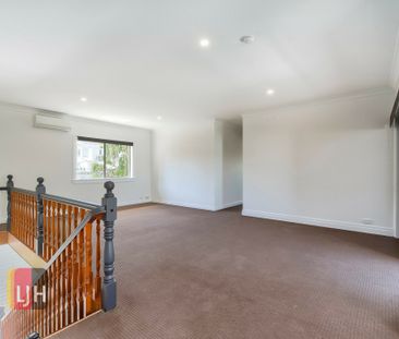 LARGE 3 BEDROOM UNIT IN QUIET LOCATION IN NORTHGATE! - Photo 2