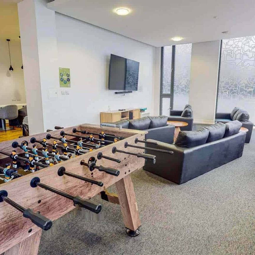 Bronze Studio - Photo 1