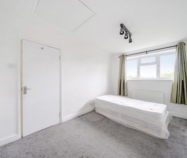 2 bedroom maisonette to rent - Photo 2
