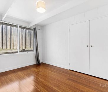 Spacious Family Living Just Moments from the Foreshore - Photo 3