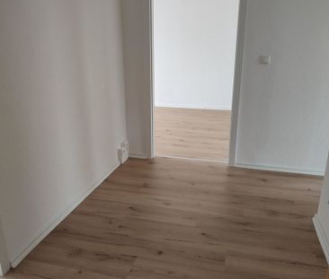 Einziehen und Wohlfühlen…Neu gefliestes Bad und Küche*3 Raumwohnung* sofort anzumieten - Foto 2