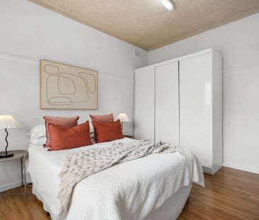 Exquisite City Fringe Retreat with Panoramic Elegance - Photo 6